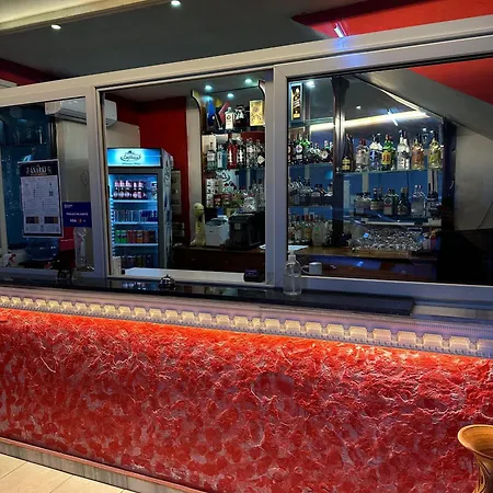 Anarki 3* Tirana